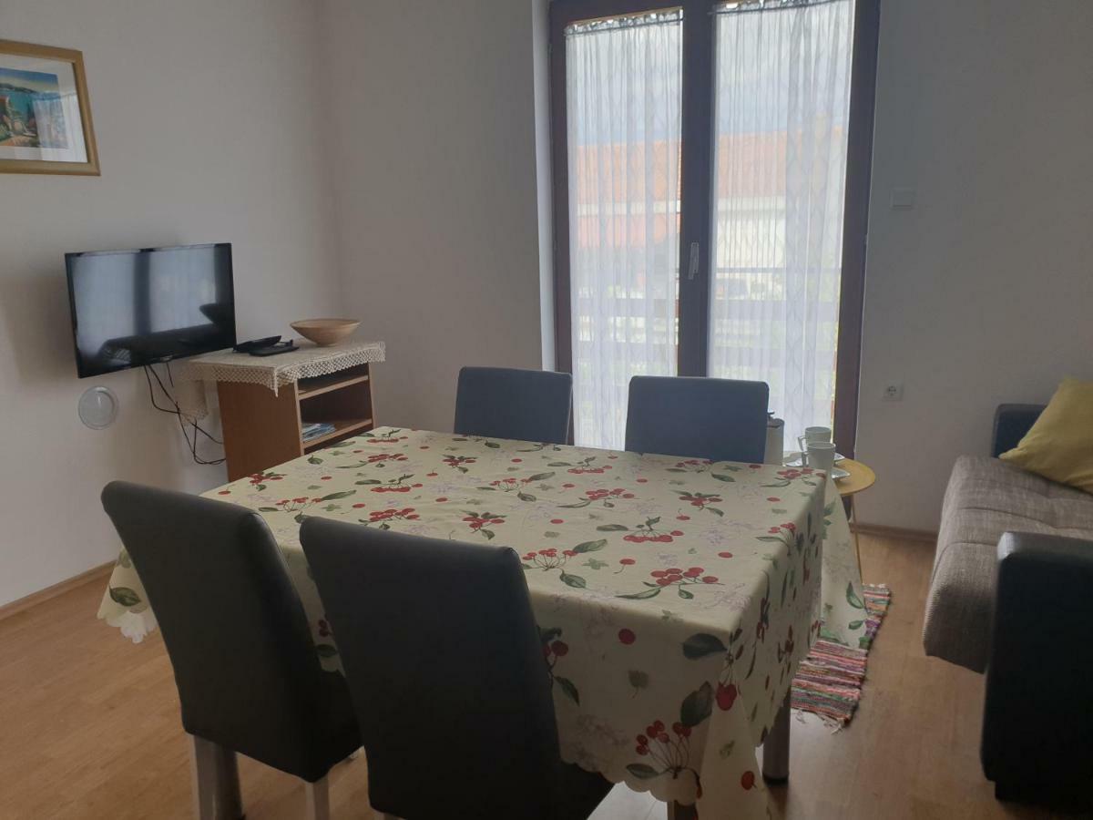 Apartman Broznic Šilo 外观 照片